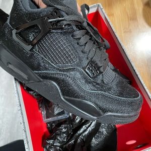 Selling my Olivia Kim 4’s